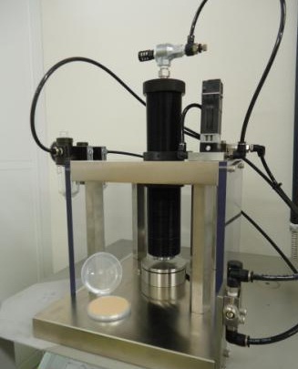 ケーキプレス機